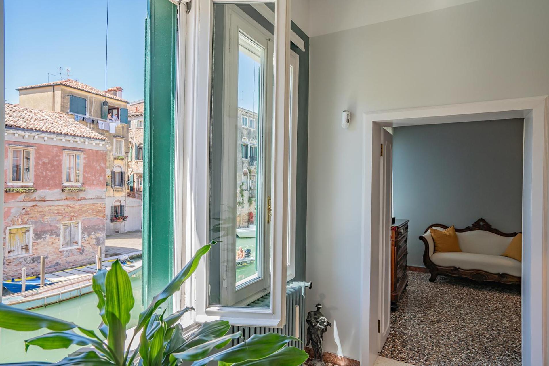 Appartamento Casa Della Sensa 1 Garden & Canal View Venezia