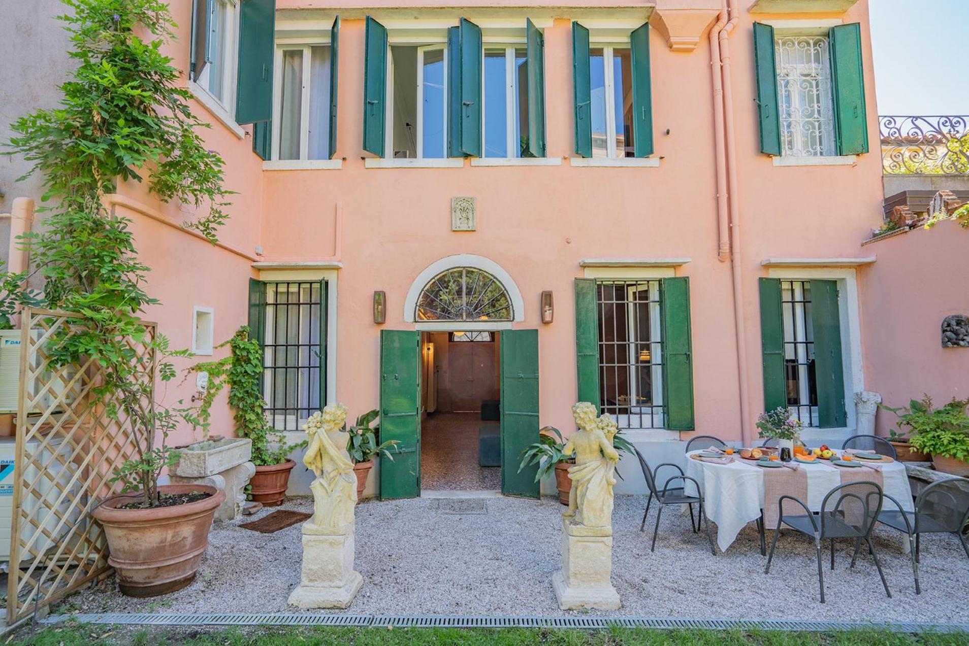 Casa Della Sensa 1 Garden & Canal View Venezia